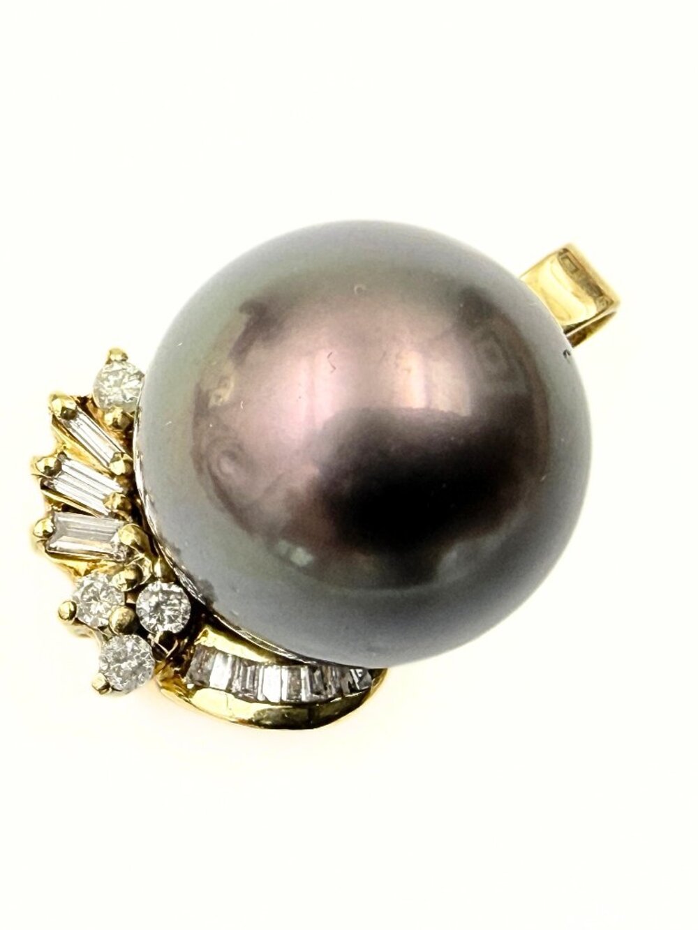 Estate Marked 18k Gold Tahitian Black Cultured Pearl 0.26 CTW Diamond Pendant